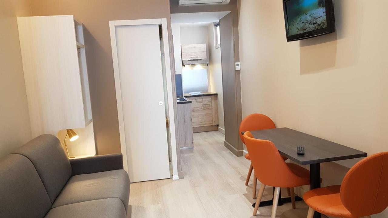 Hotel Montaigne Sarlat-la-Caneda Bagian luar foto